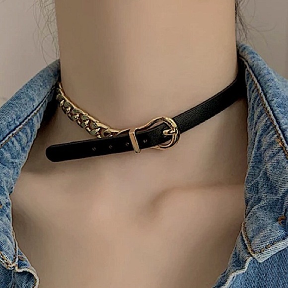 Gold Leather Buckle Design Chain Link Choker - Picture 4 of 8